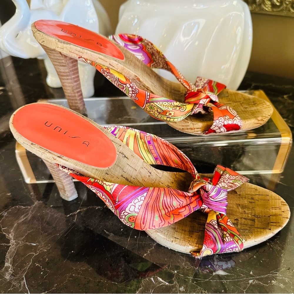 UNISA VIBRANT CLOTH PAISLEY STRAP HIGH HEEL SIZE 9M W/ 4” HEEL GOOD STYLISH - Picture 3 of 11